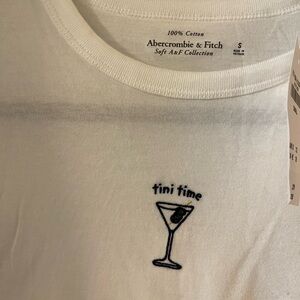 NWT Abercrombie tini time baby tee